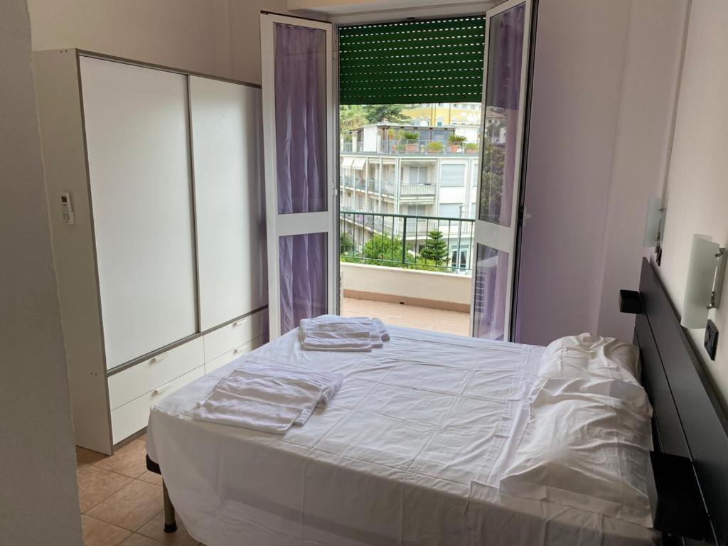 Hotel Nuovo Metropol Albissola Marina Bagian luar foto