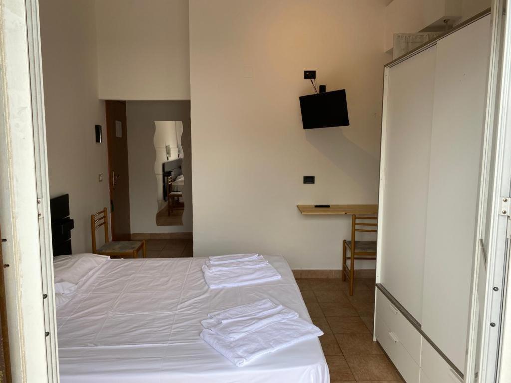 Hotel Nuovo Metropol Albissola Marina Bagian luar foto