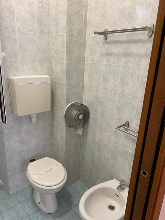 Hotel Nuovo Metropol Albissola Marina Bagian luar foto