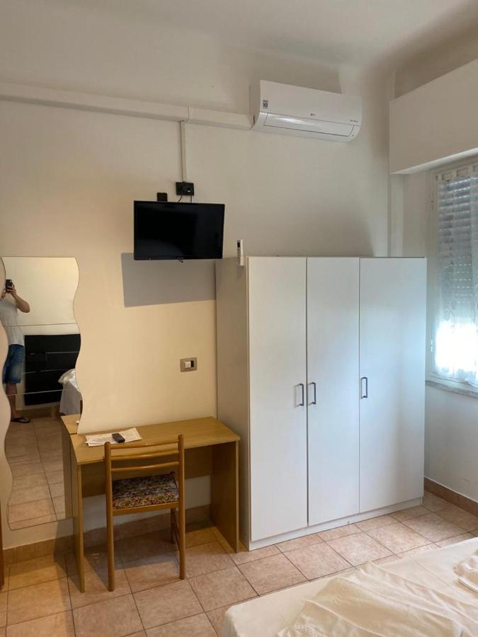 Hotel Nuovo Metropol Albissola Marina Bagian luar foto